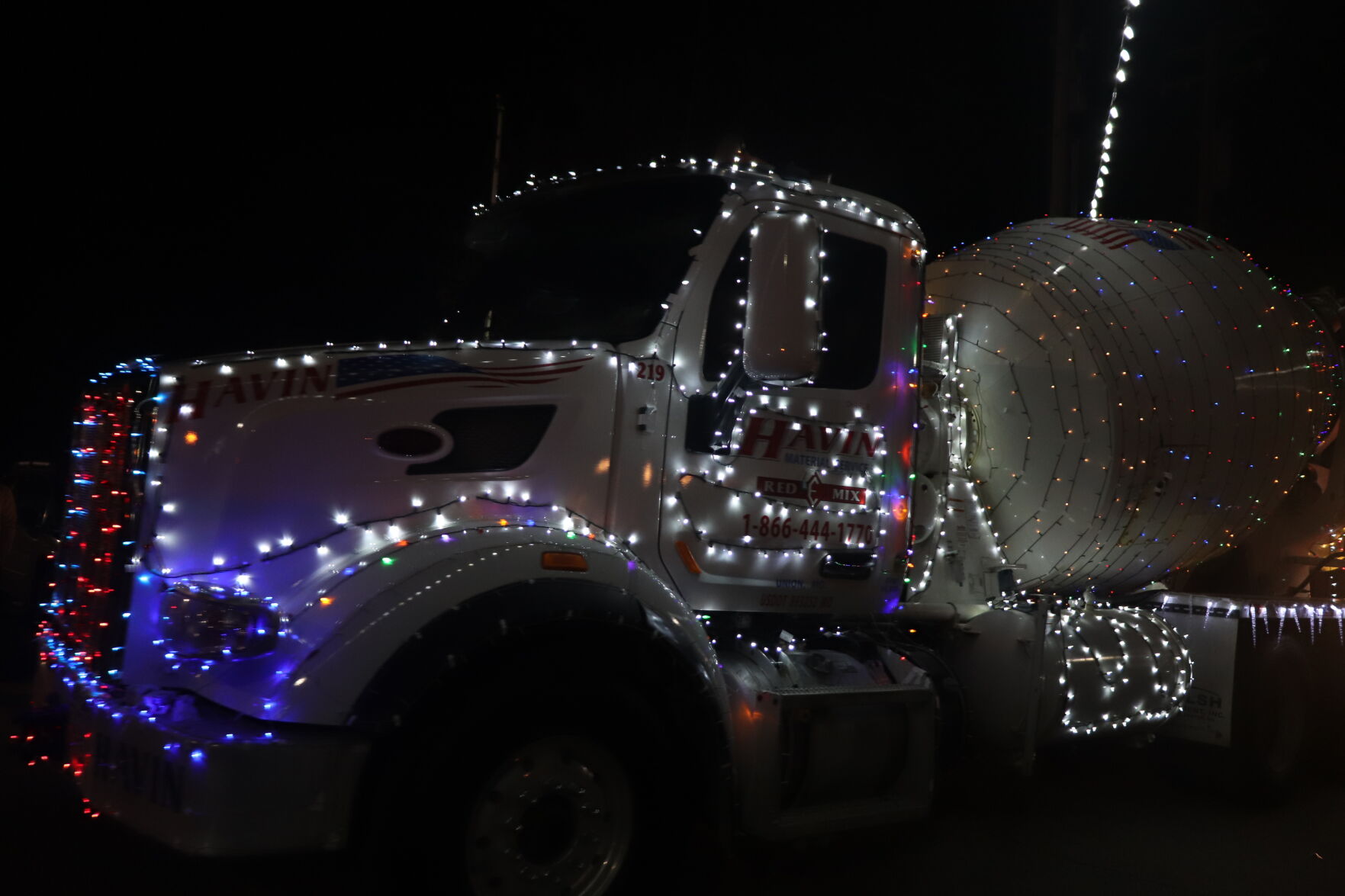 121121StClairChristmasParade14.JPG